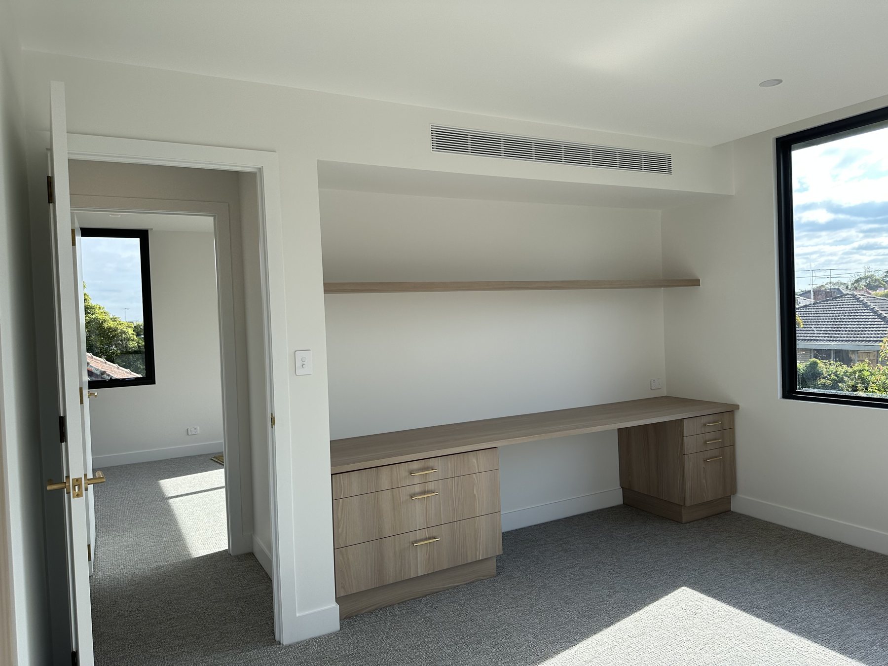 Ducted outlet above a built-in study nook